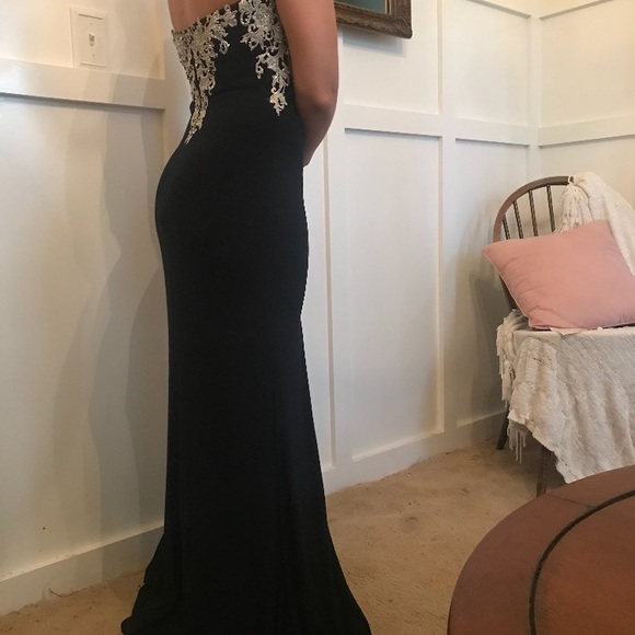 Prom dress - Picture 2 of 4